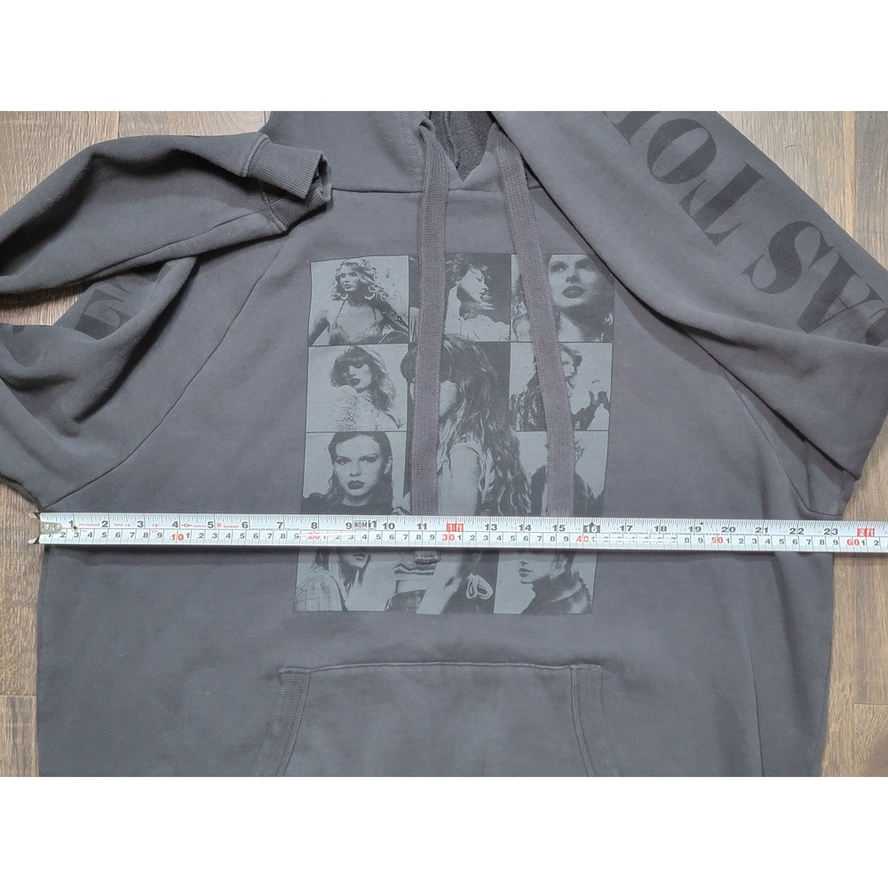 Taylor Swift The Eras Tour Graphic Sweatshirt Pullover Quarter Zip Gray Size M - Picture 2 of 15